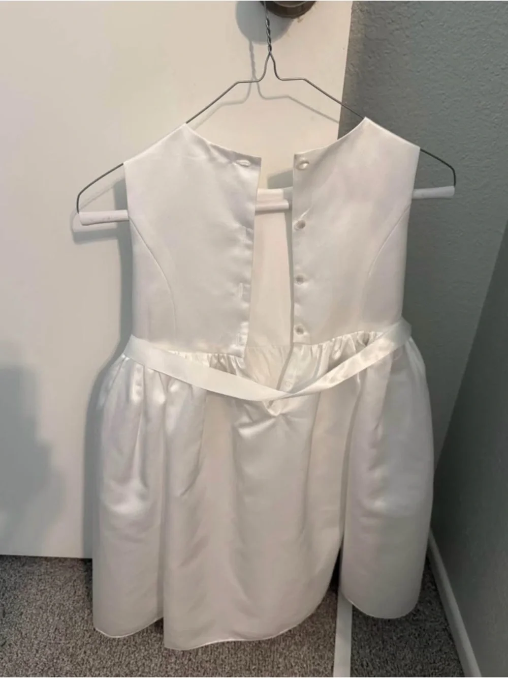 David's Bridal white satin flower girl dress size 6 - Picture 3 of 4